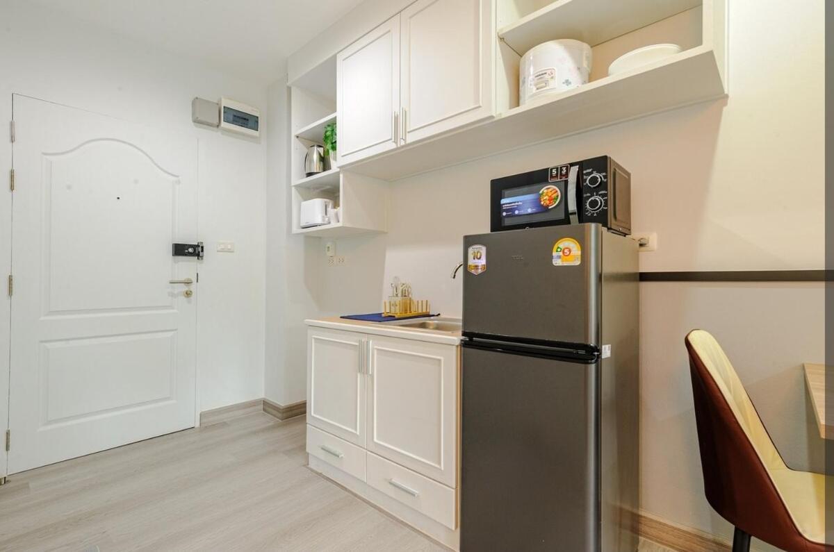 Apartamento Sense Of London Bts Baring Ban Khlong Samrong Exterior foto