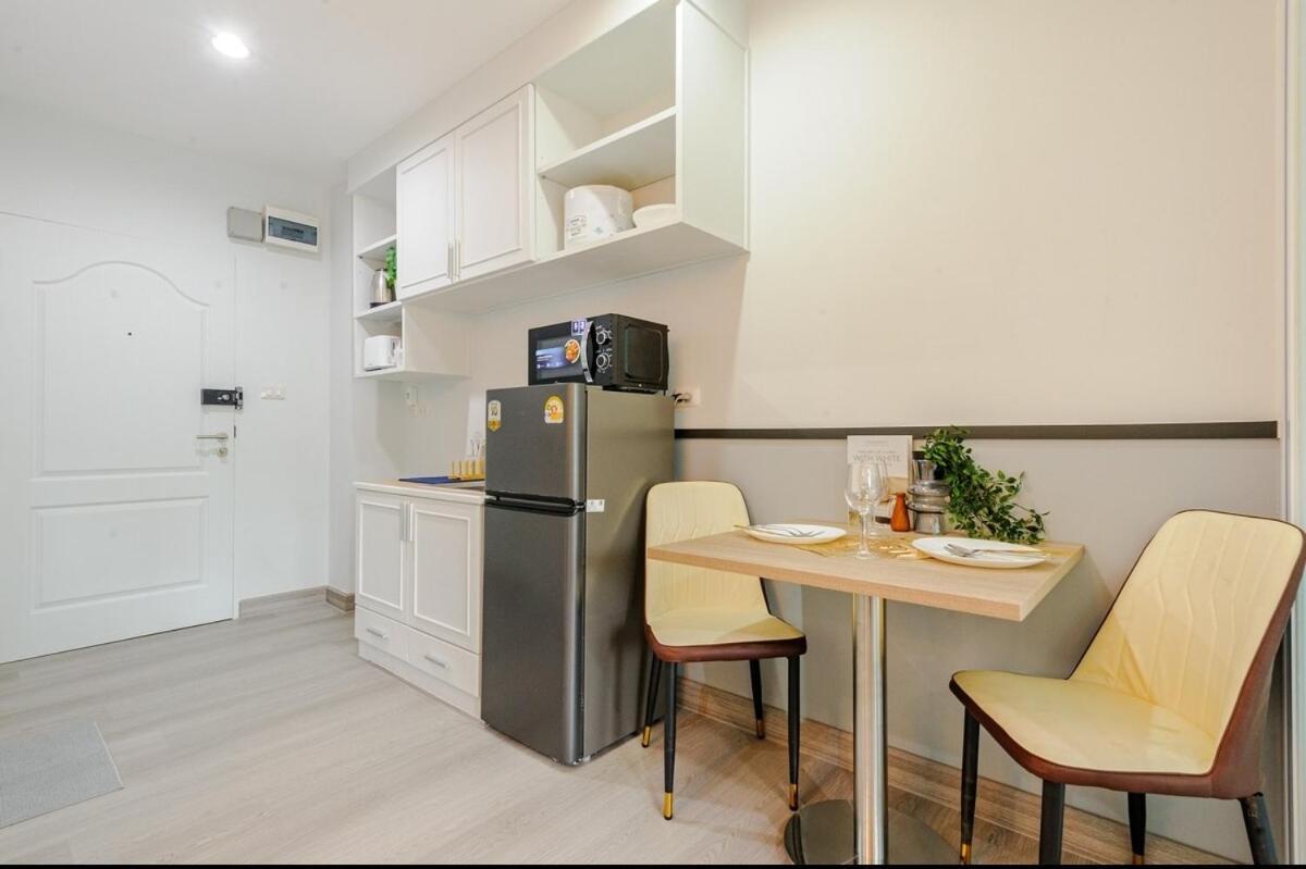 Apartamento Sense Of London Bts Baring Ban Khlong Samrong Exterior foto